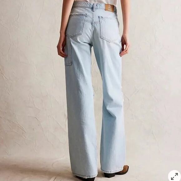 We the Free Tinsley Baggy High Rise Straight Leg Distresed Light Wash Size 28 - Picture 2 of 12